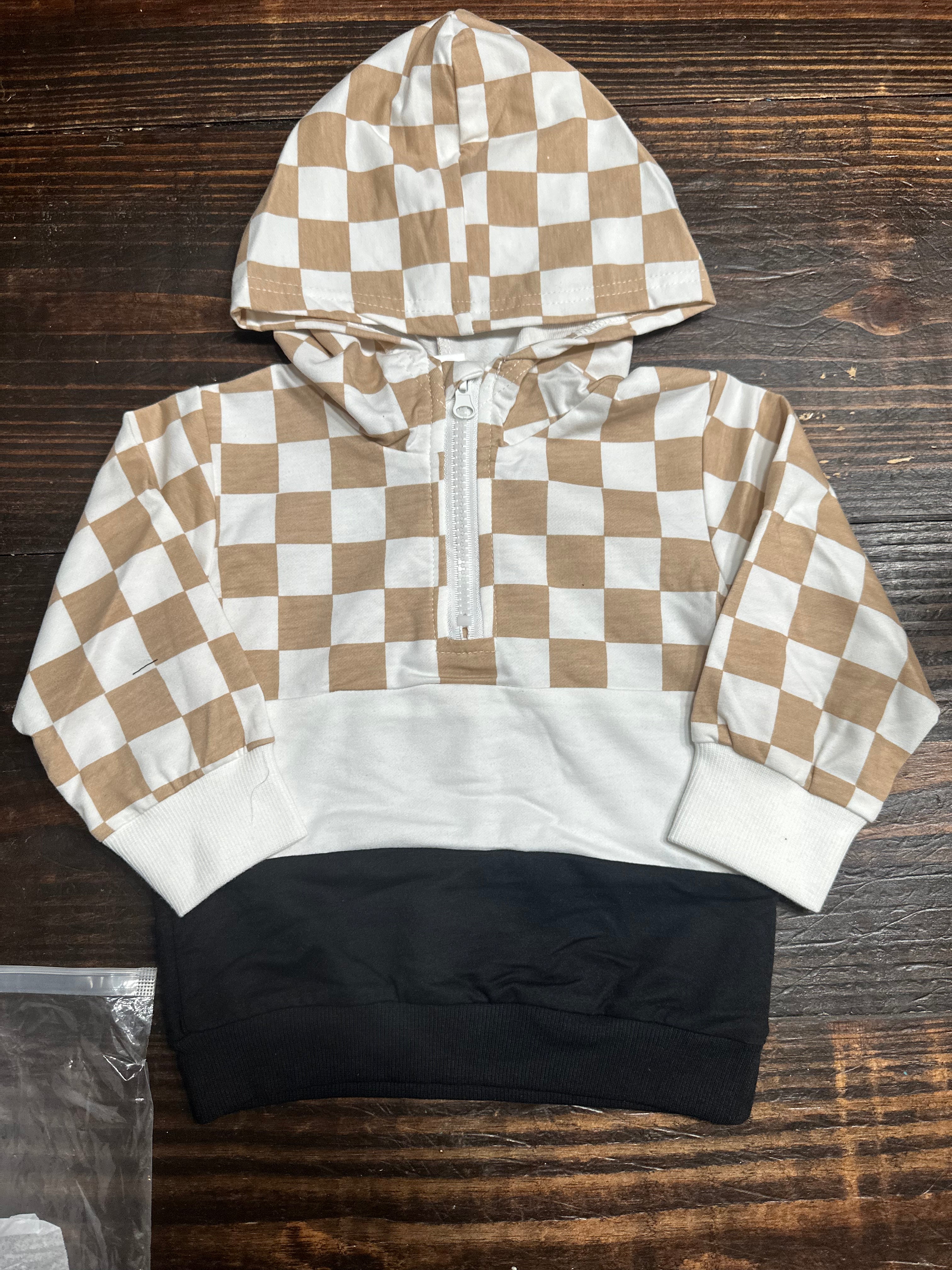 White/Tan Checkered Pullover